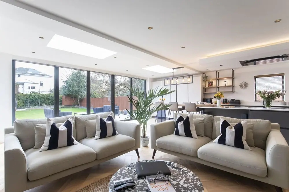 Elliot Oliver- Superior 6 Bedroom House With Hot Tub And Log Burner
