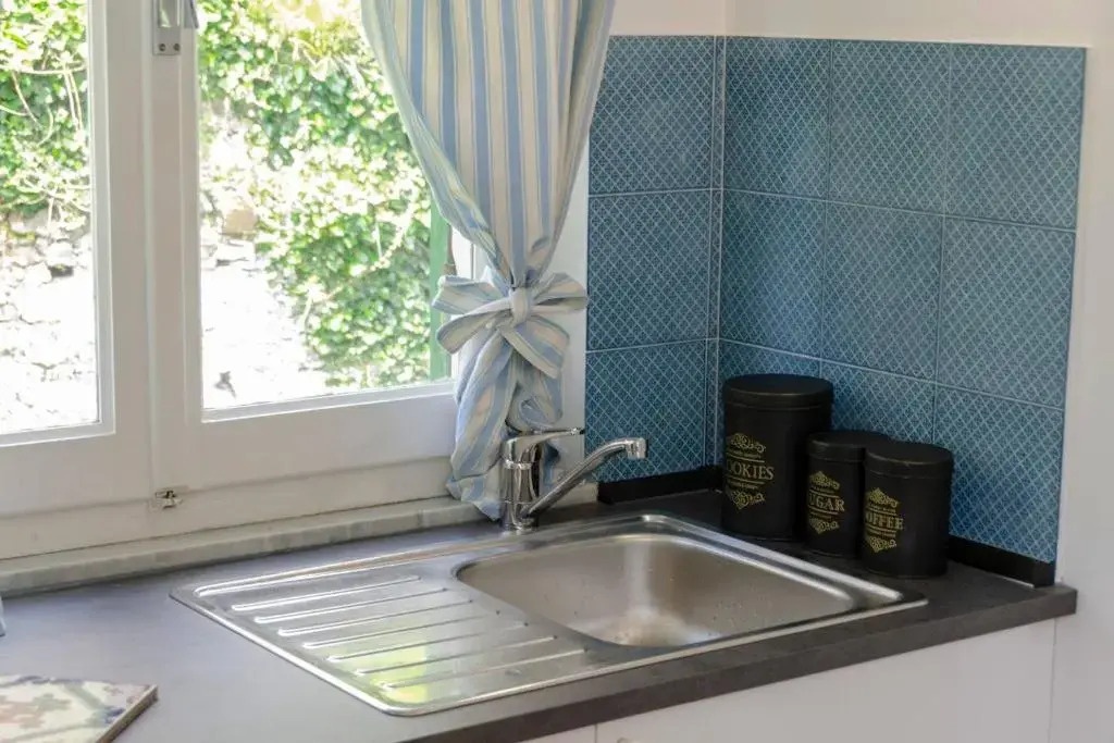 ALTIDO Lovely Apt for 2, with Terrace and Lovely View