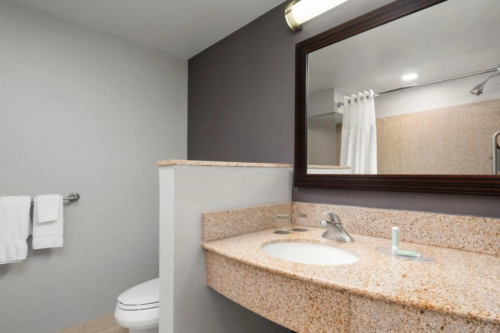 Courtyard by Marriott Richmond North