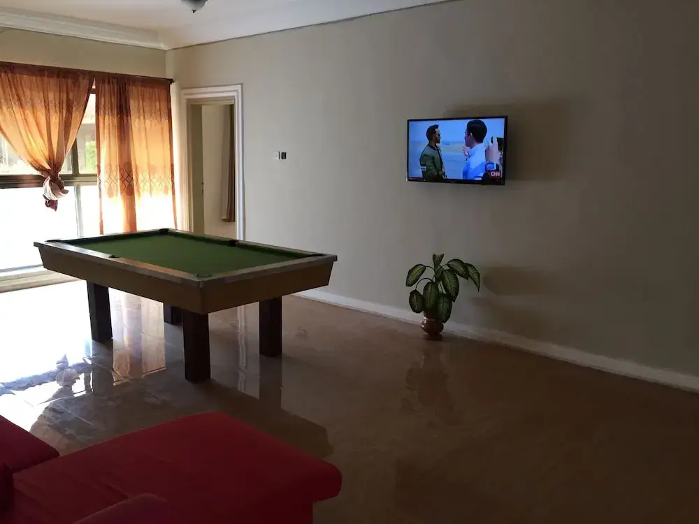 T’s place