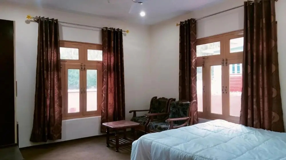 Vantage Lodge