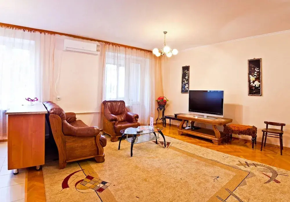 Lessor Apartments