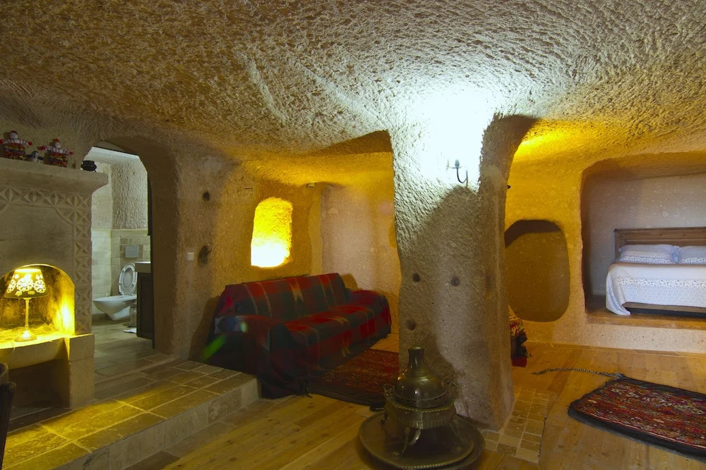 Takaev Cave House