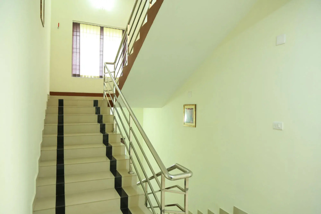 Diamond Inn By OYO Rooms