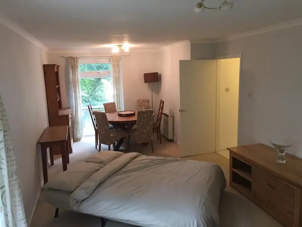 NEW Cosy 1BD Flat in the Heart of Llandough -wales