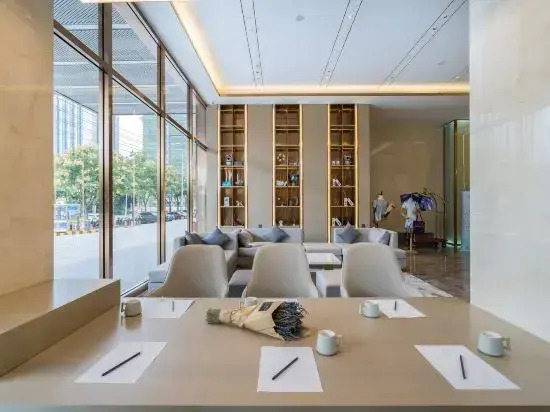 Lavande Hotel (Nanjing South Railway Station Jiulong Lake Subway Station)