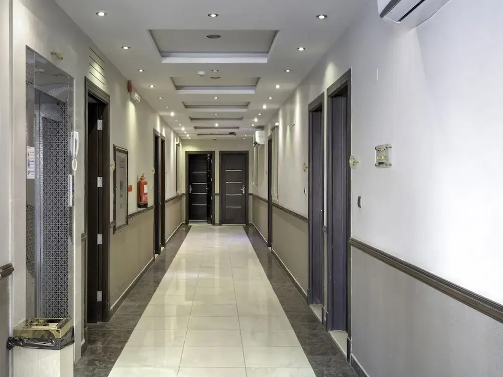 OYO 160 Dotel Suites