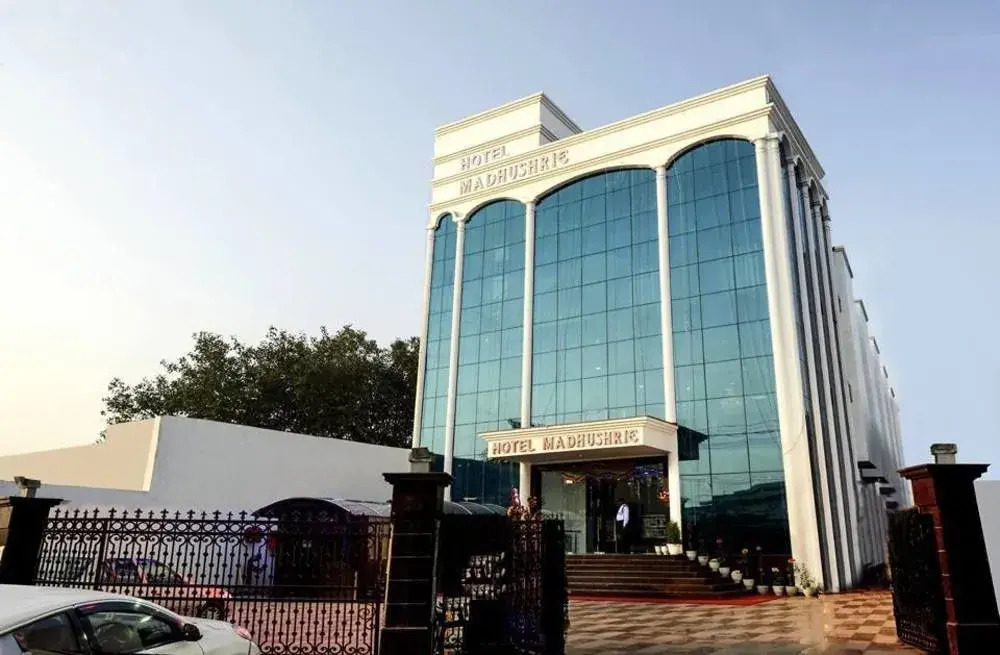 OYO 1493 Hotel Madhushrie