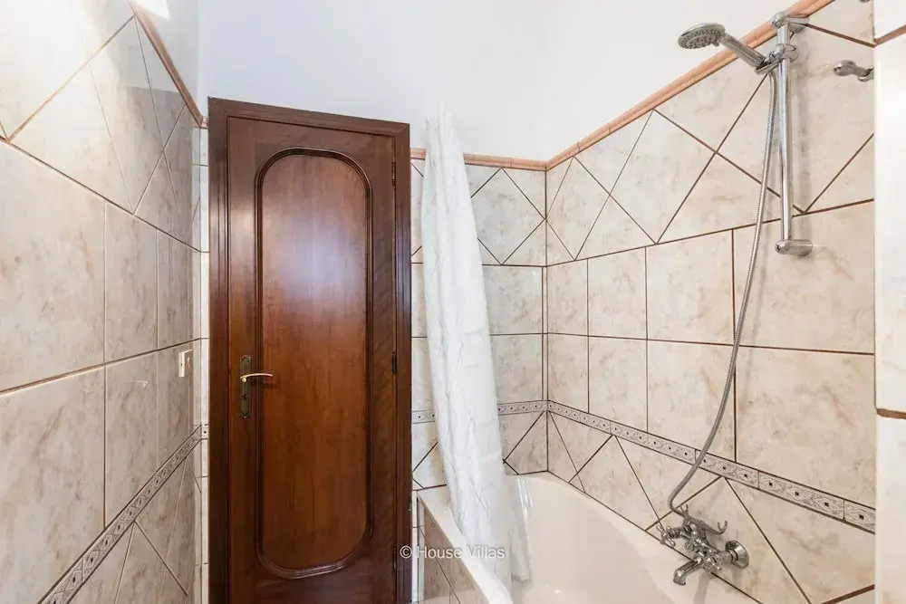 Owl Home in Noto with 2 bedrooms and 1 bathrooms