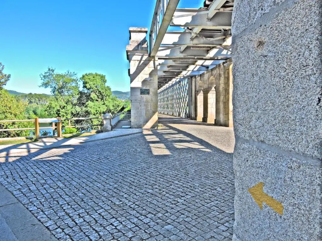 Cruceiro do Monte