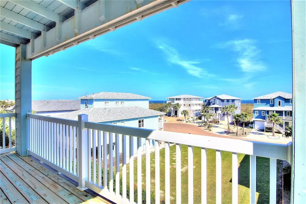 No Shirt, No Shoes, No Problem - 5 Br home