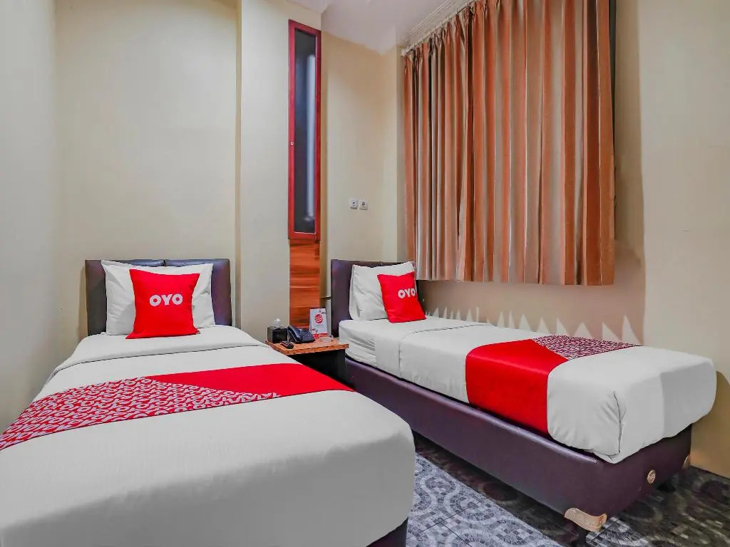 OYO 90064 Hotel Salon Fora & Cafe