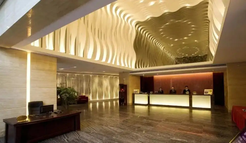 Atour Hotel Shenzhen Luohu Vientiane City