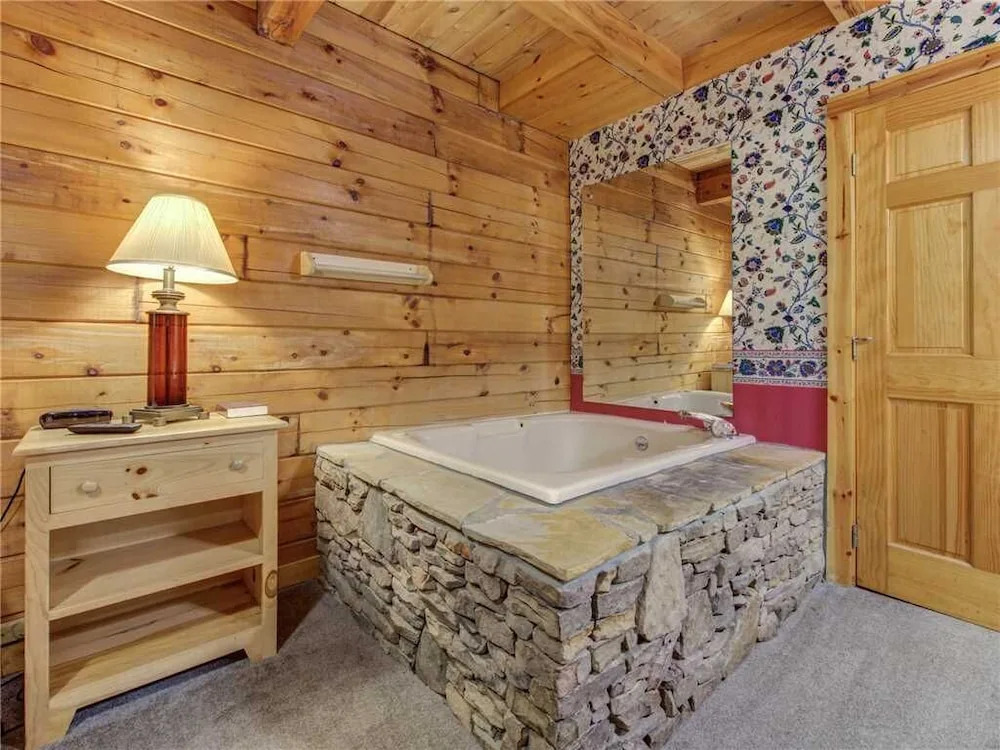 Owl Be Back, 2 Bedrooms, Pool, Hot Tub, Fireplace, Sleeps 6