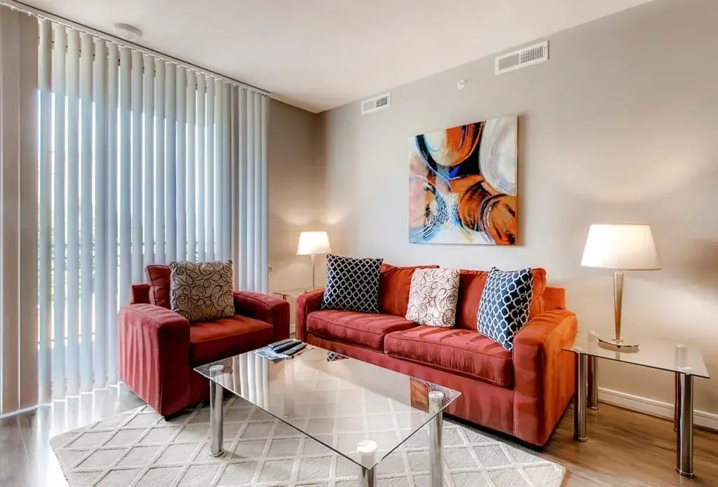 Global Luxury Suites at Metropolitan North