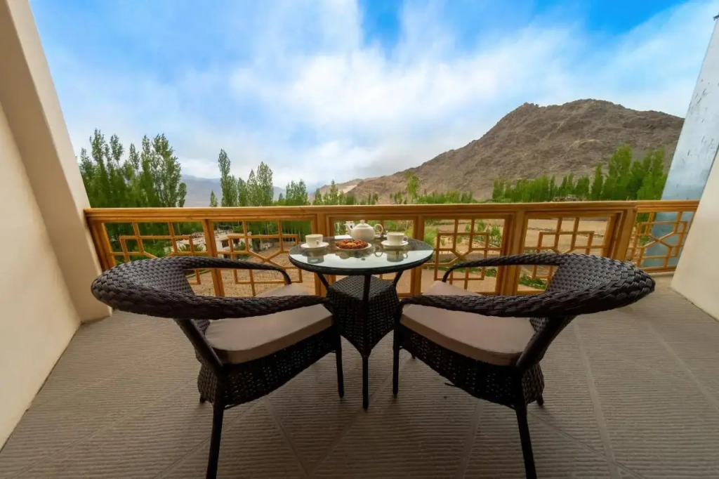 Hotel Gyalpo Residency - A Mountain View Luxury Hotel in Leh