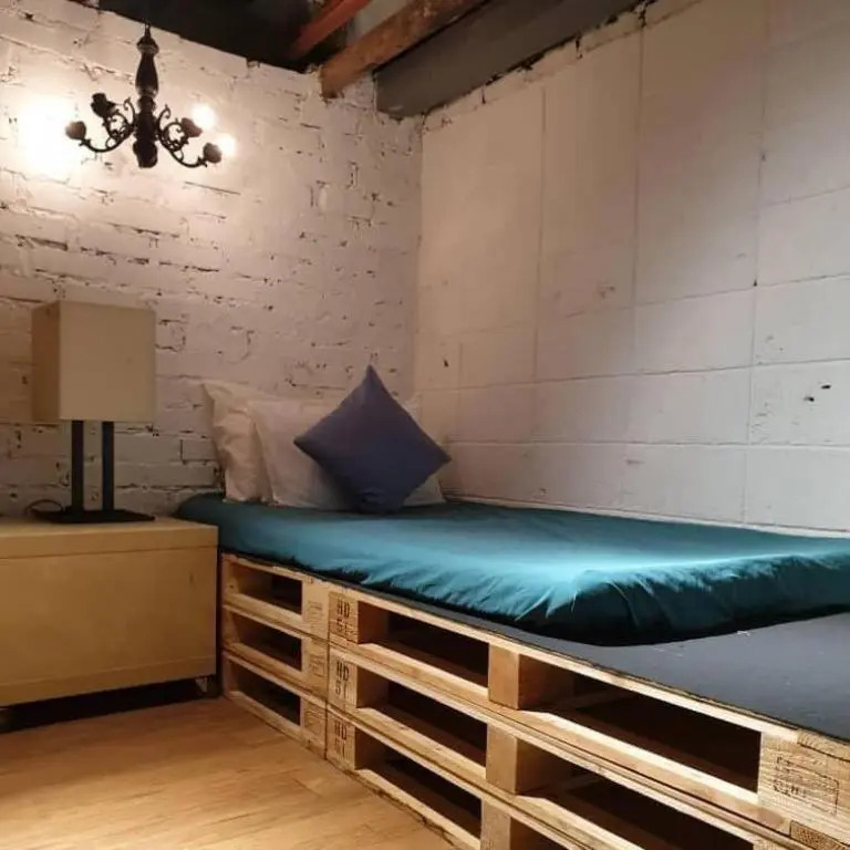 Books & Beds