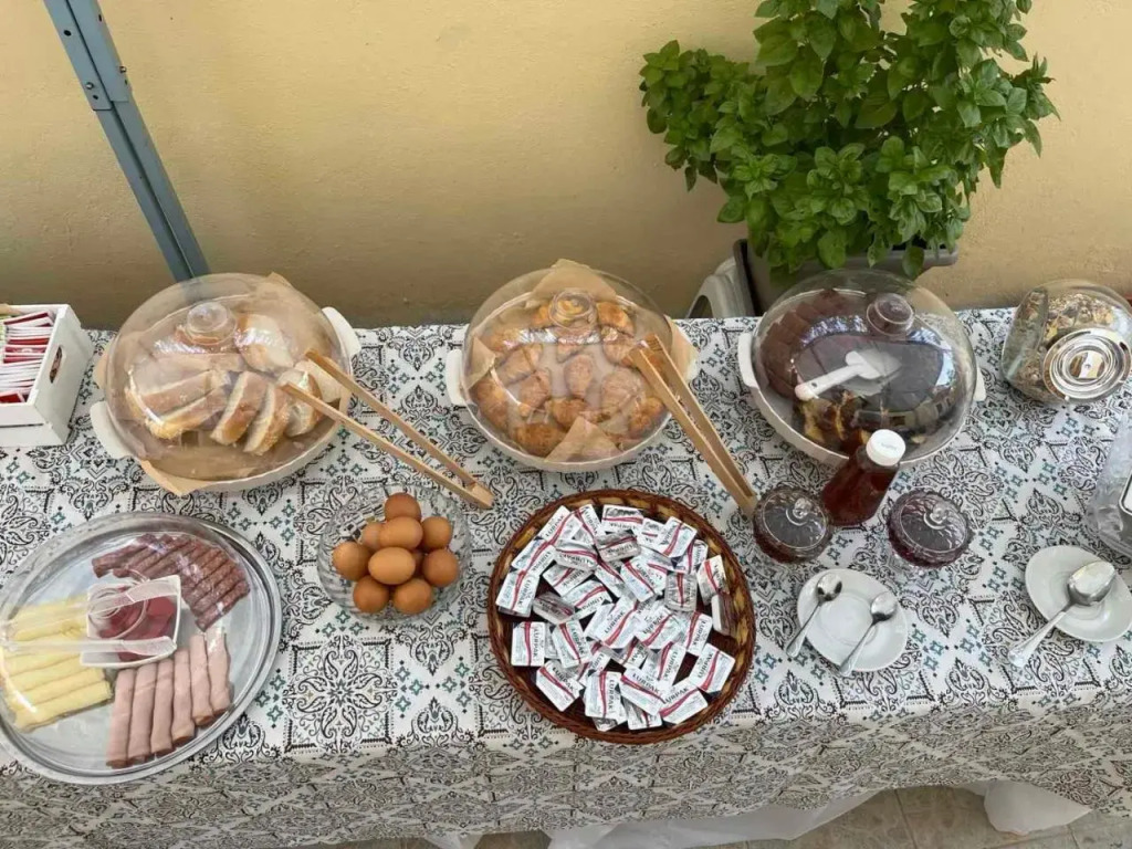 Pinotsi Rooms