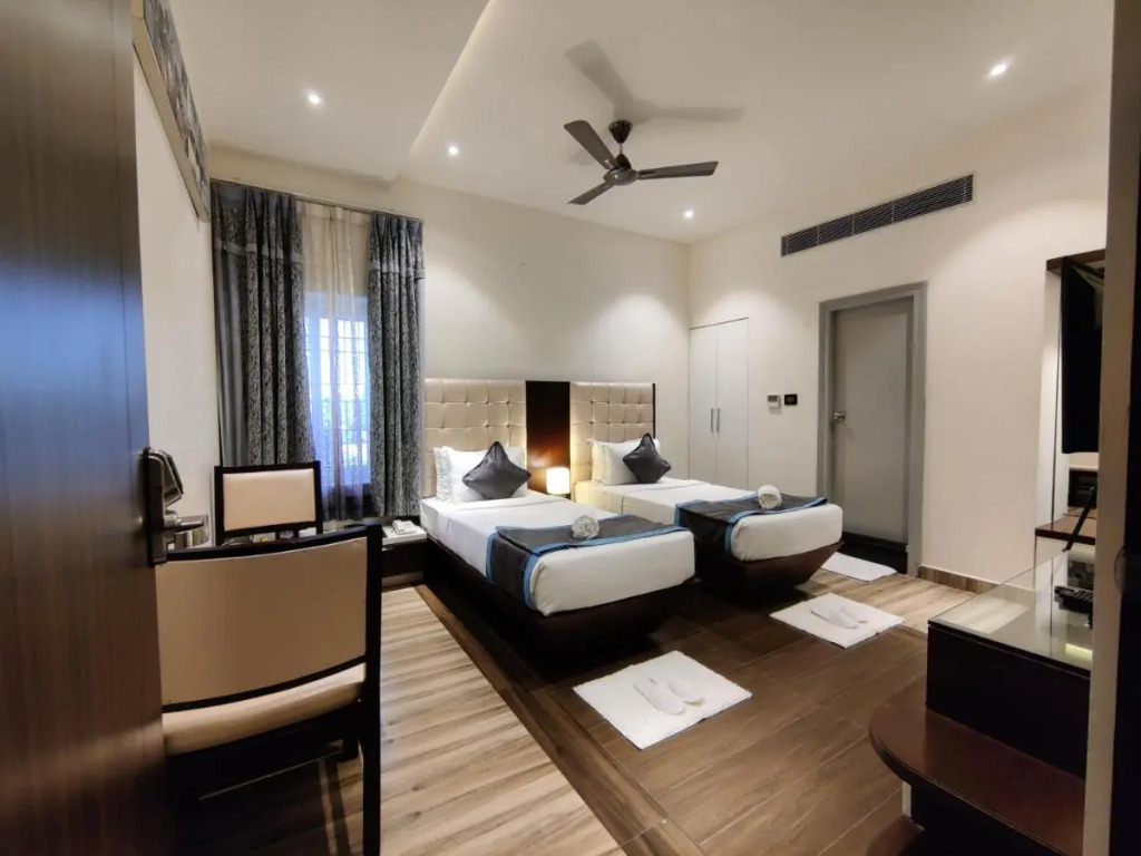 PARK SIGNATURE HOTELS - Royal Benza