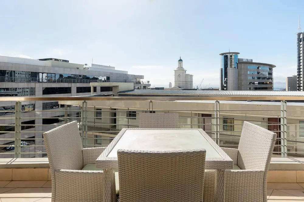 Icon 1010(No Front Desk Contact The Property 5 Days In Advance)
