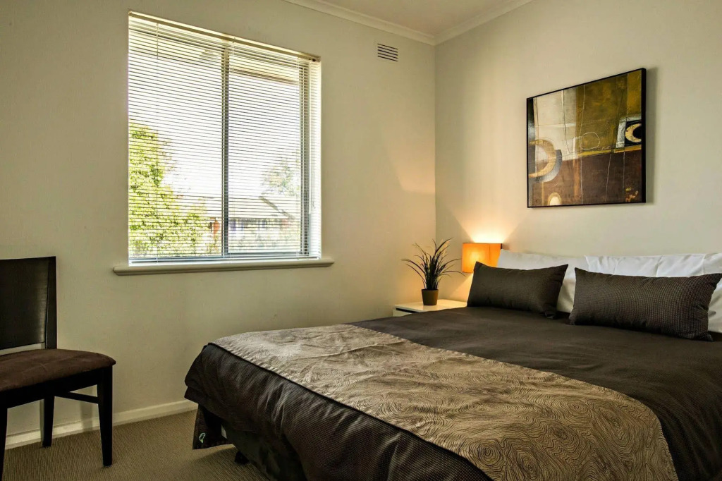 Adelaide Dresscircle Apartments Childers Street