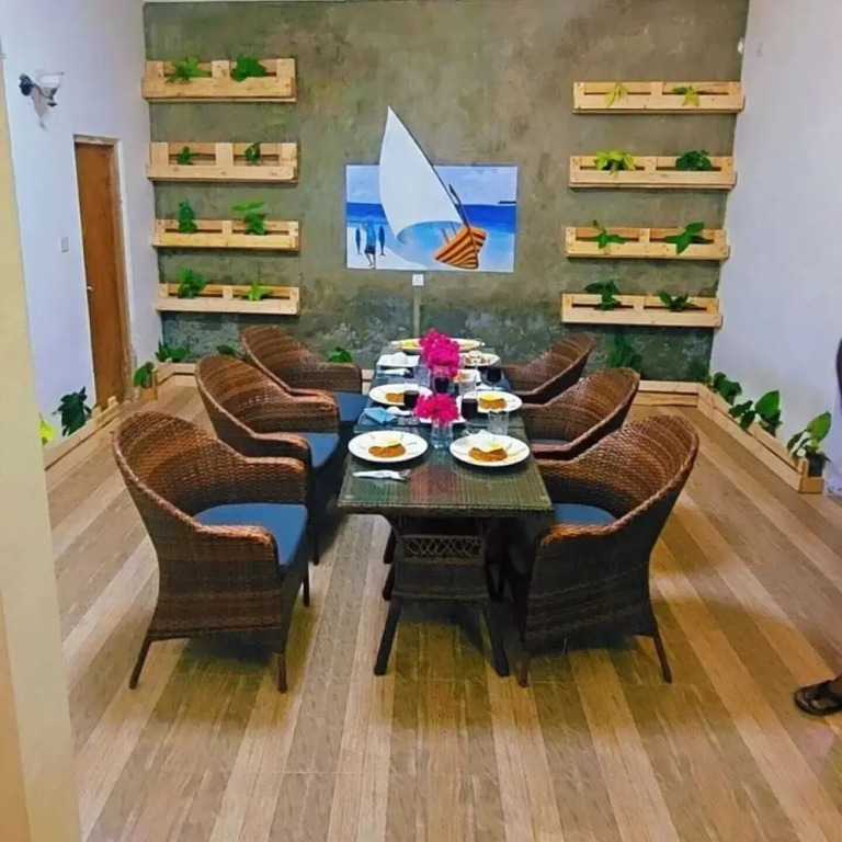 Dhontakuru Guest House