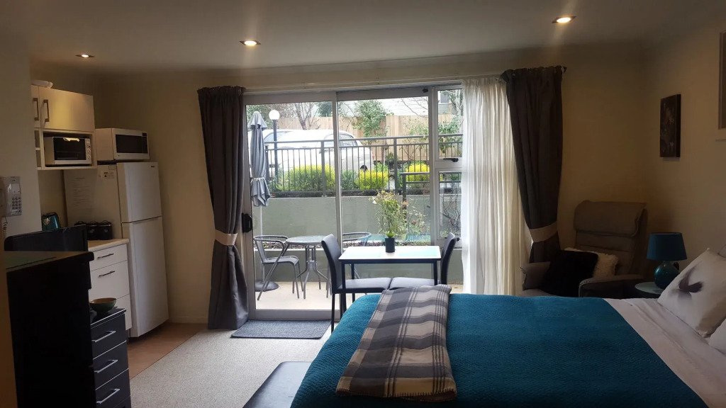 March Apartments