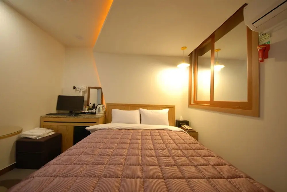 Hyu N Motel