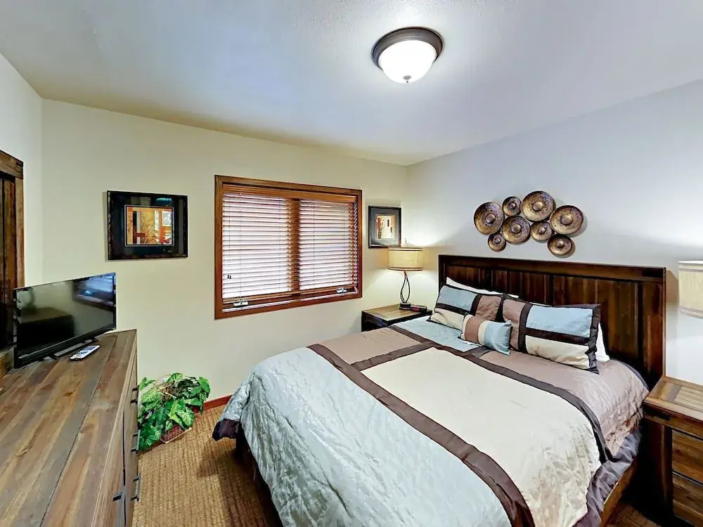 Ski-in/Walk-out Breckenridge Condo by RedAwning