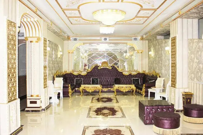 Grand Royal Hotel