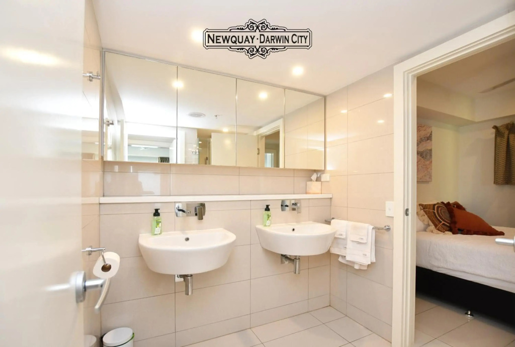 "NEWQUAY" Ideal Location & Views at PenthousePads