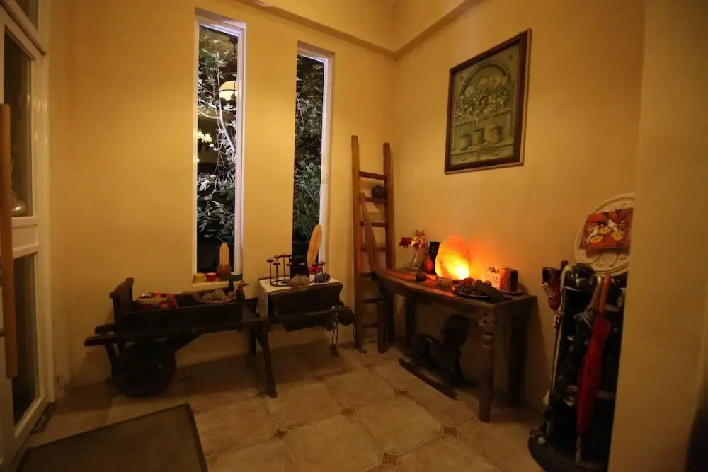 Cenacle B & B