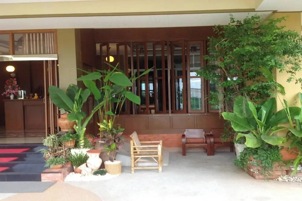 Karnmanee Place Hotel