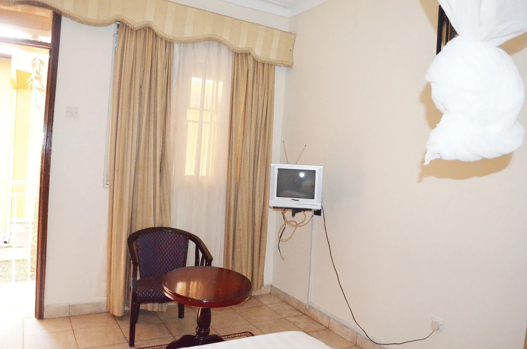 Victoria Travel Hotel