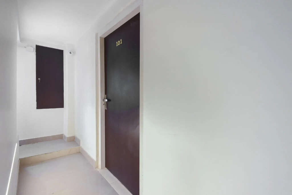 OYO 70985 Hotel Mayur
