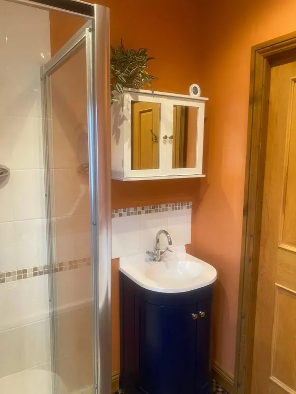 Luxury log Cabin With hot Tub- York
