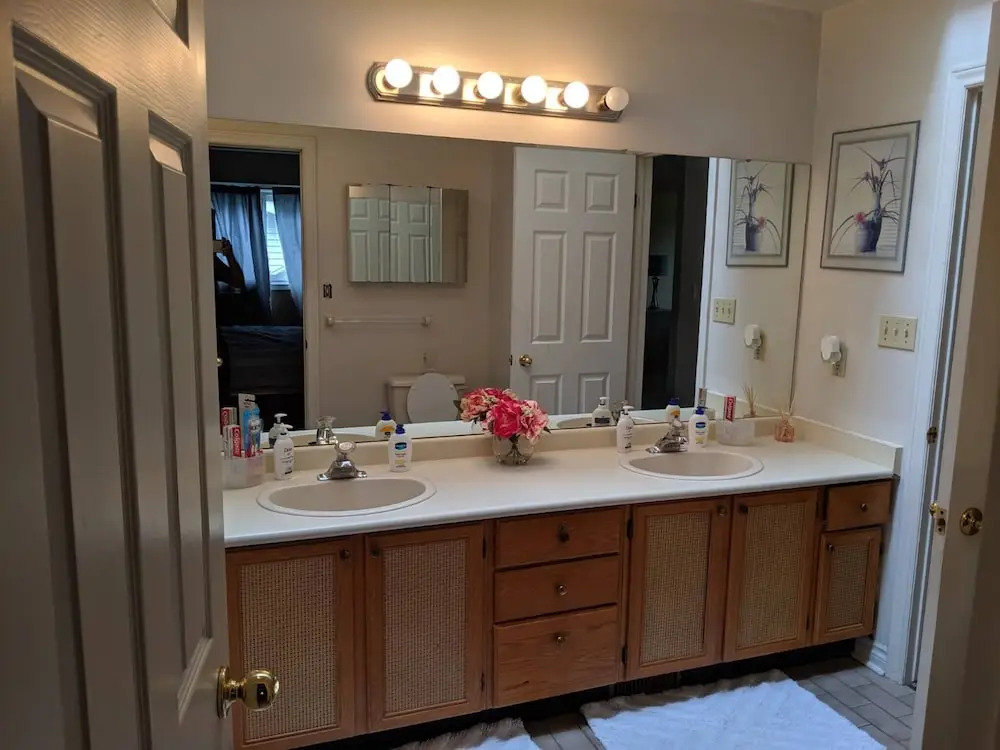 Doctor's Lounge - An Executive Home in Niagara