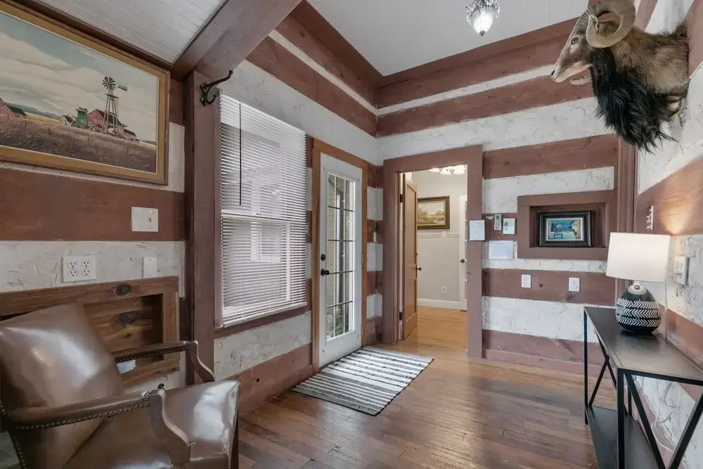 Stunning New Home With Hot Tub Just 1 Mile From Main St!