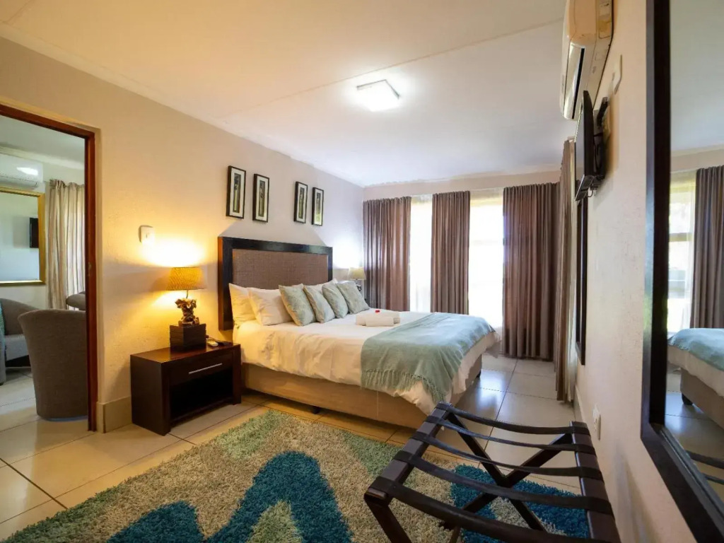 Sunriver Kalahari Lodge Riverside stay in Upington