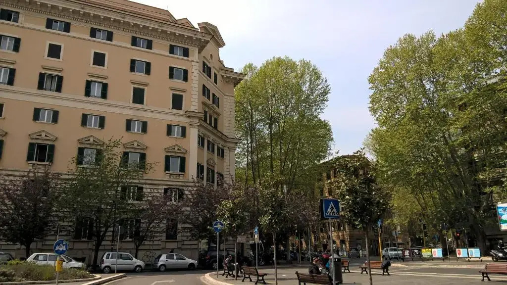Capital Flat 9-A