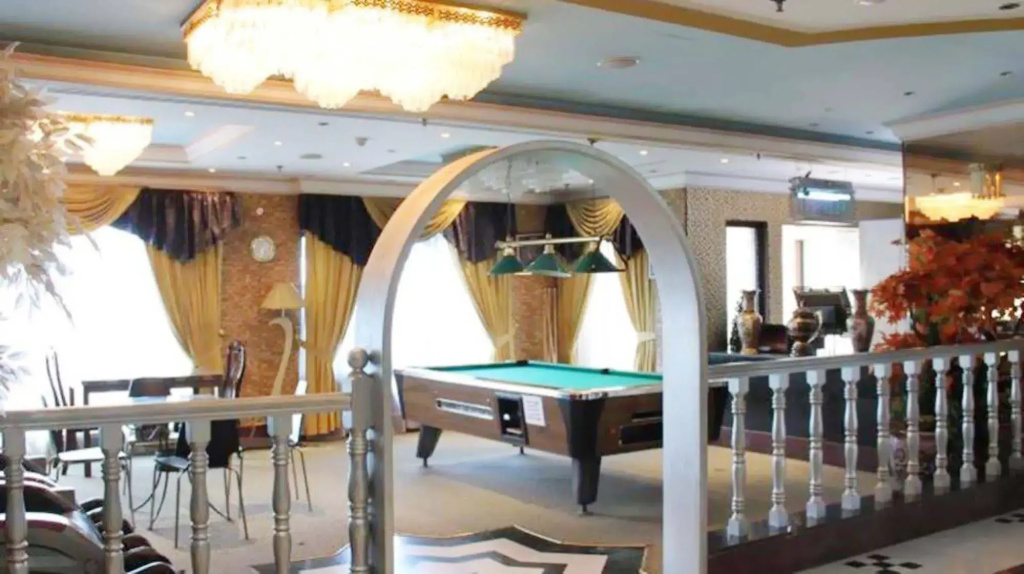Royal Garden Hotel