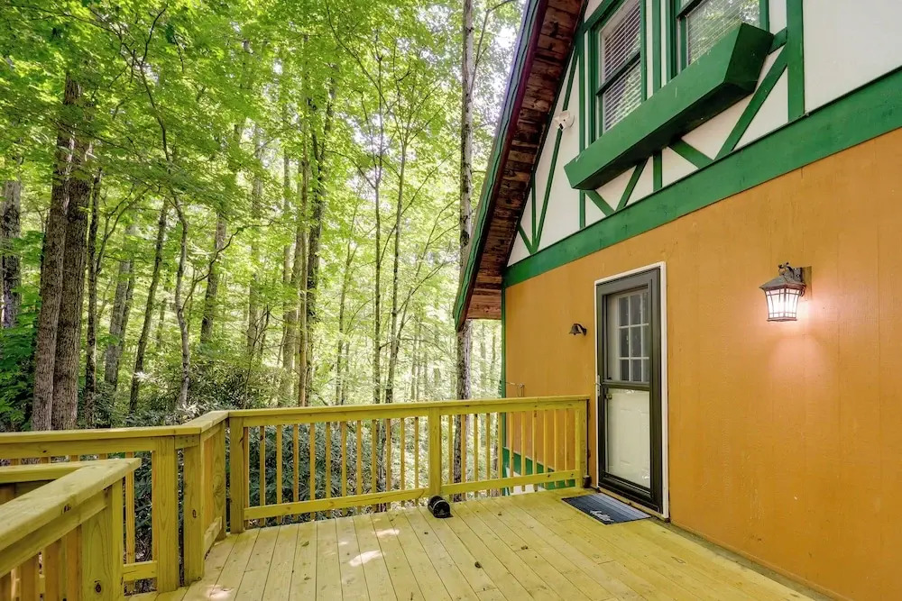 Wooded Retreat w/ Decks & Views in Beech Mountain!