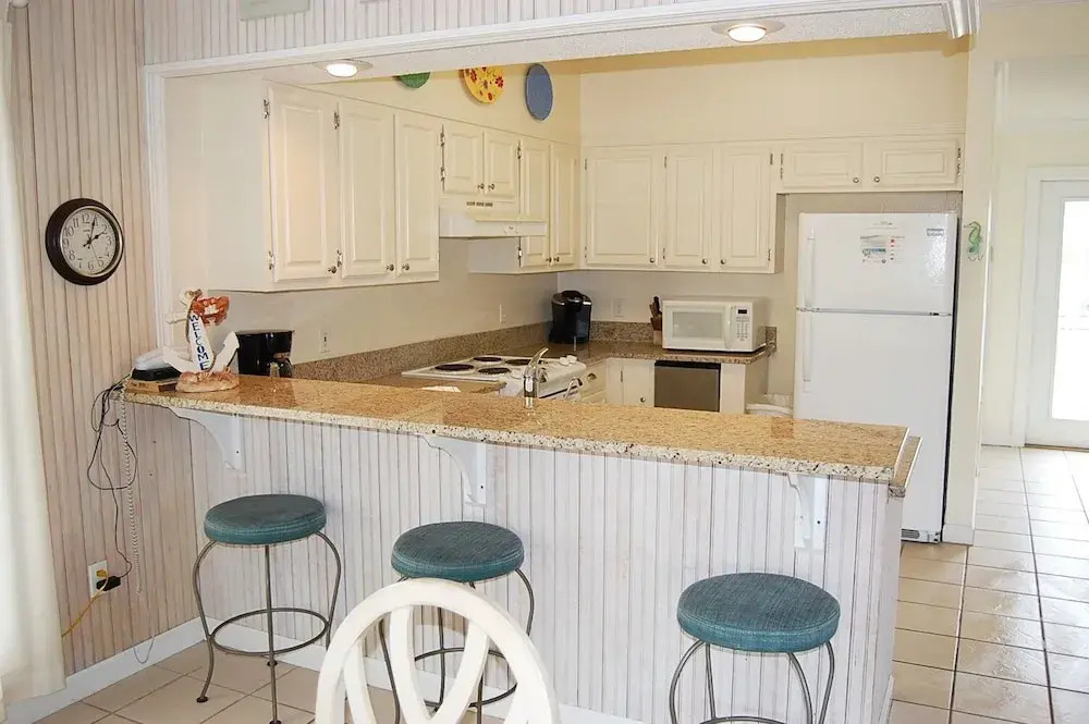 Hayley House Beachside 12 - Four Bedroom Vacation Home