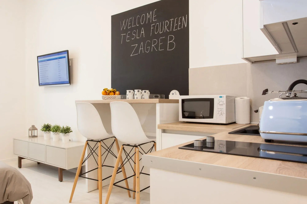 Tesla Boutique Apartments & Rooms
