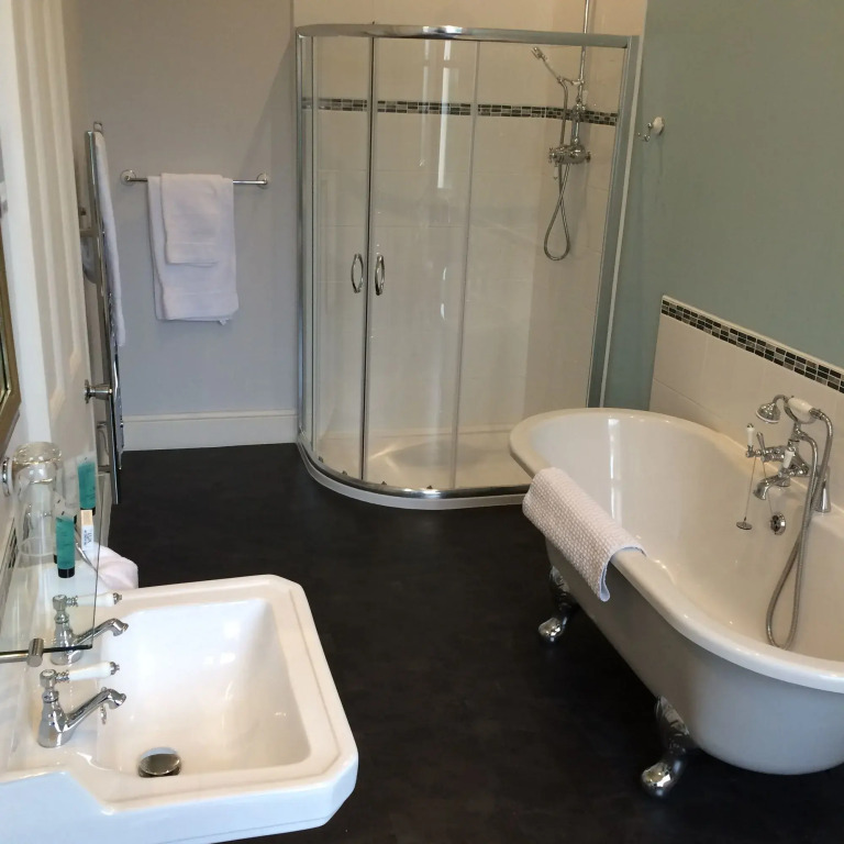 Crofton House Hotel