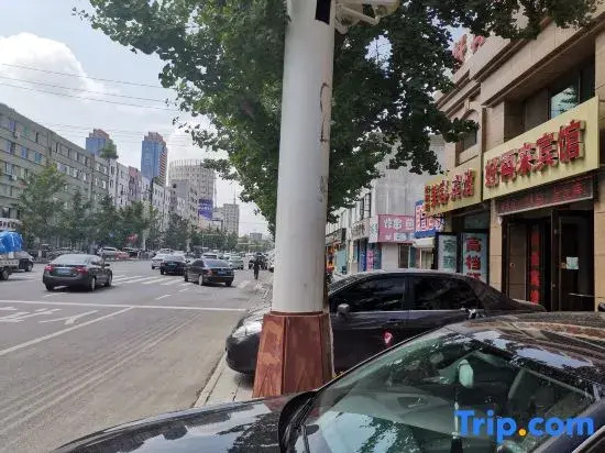 Linghai Haolai Business Hotel