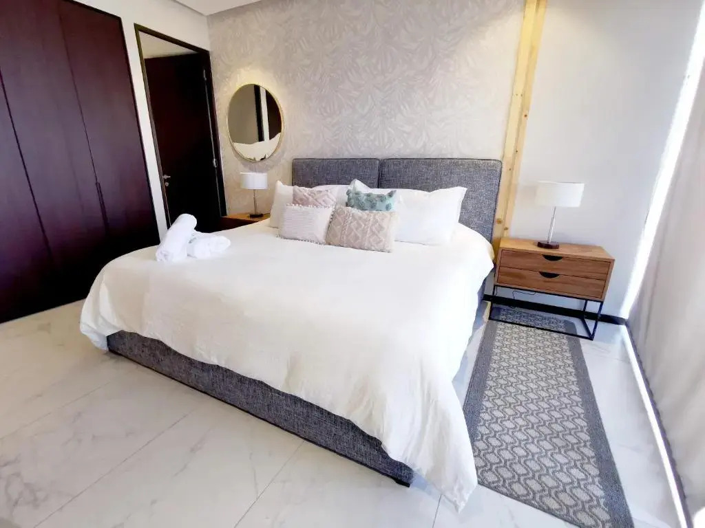 SkyPool Premium apartment in downtown with gym