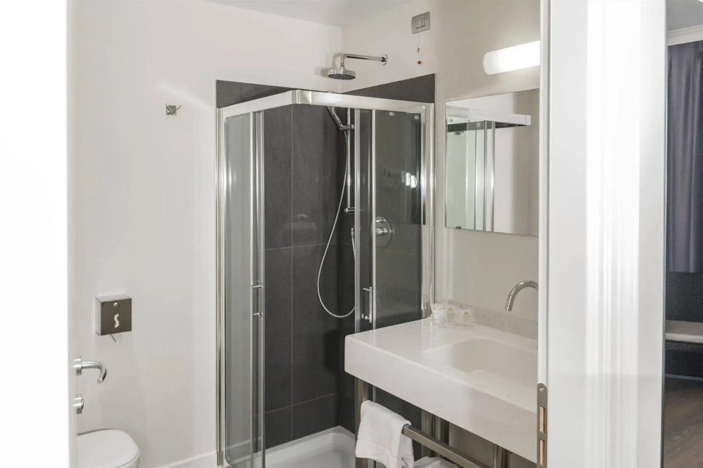 Tag Hotel