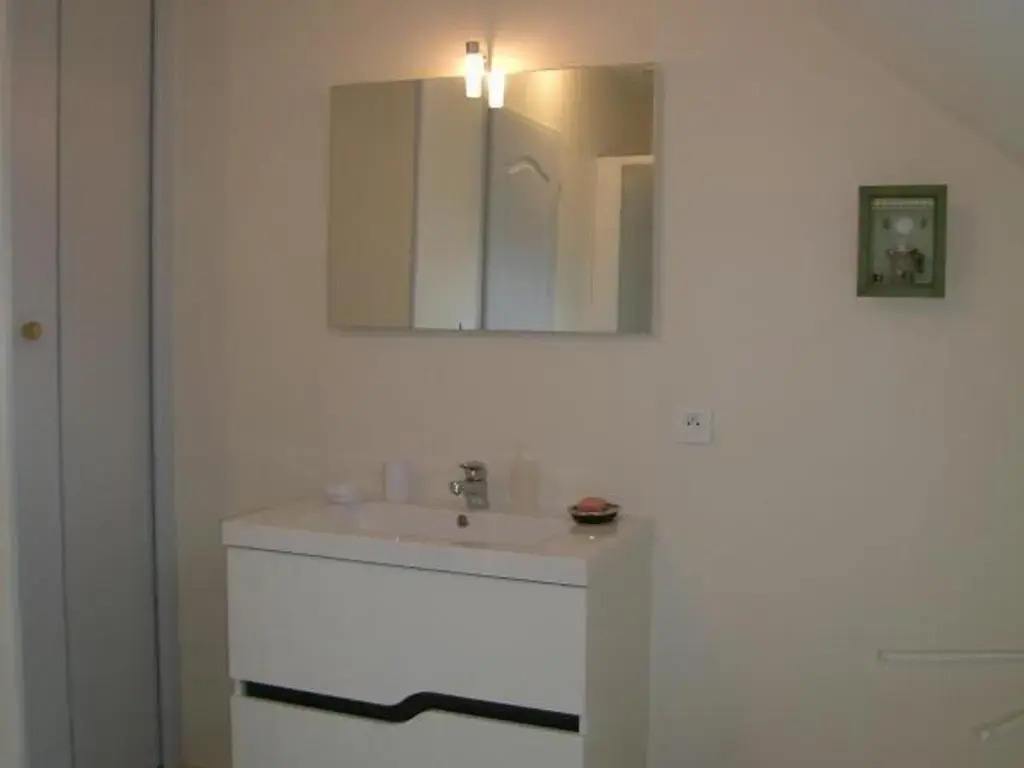 Gîte Verneix, 4 pièces, 6 personnes - FR-1-489-133
