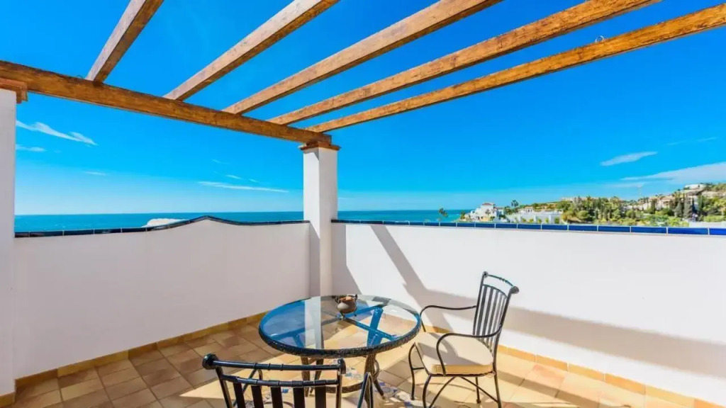 Villas Nerjazul - El Peñoncillo Beach